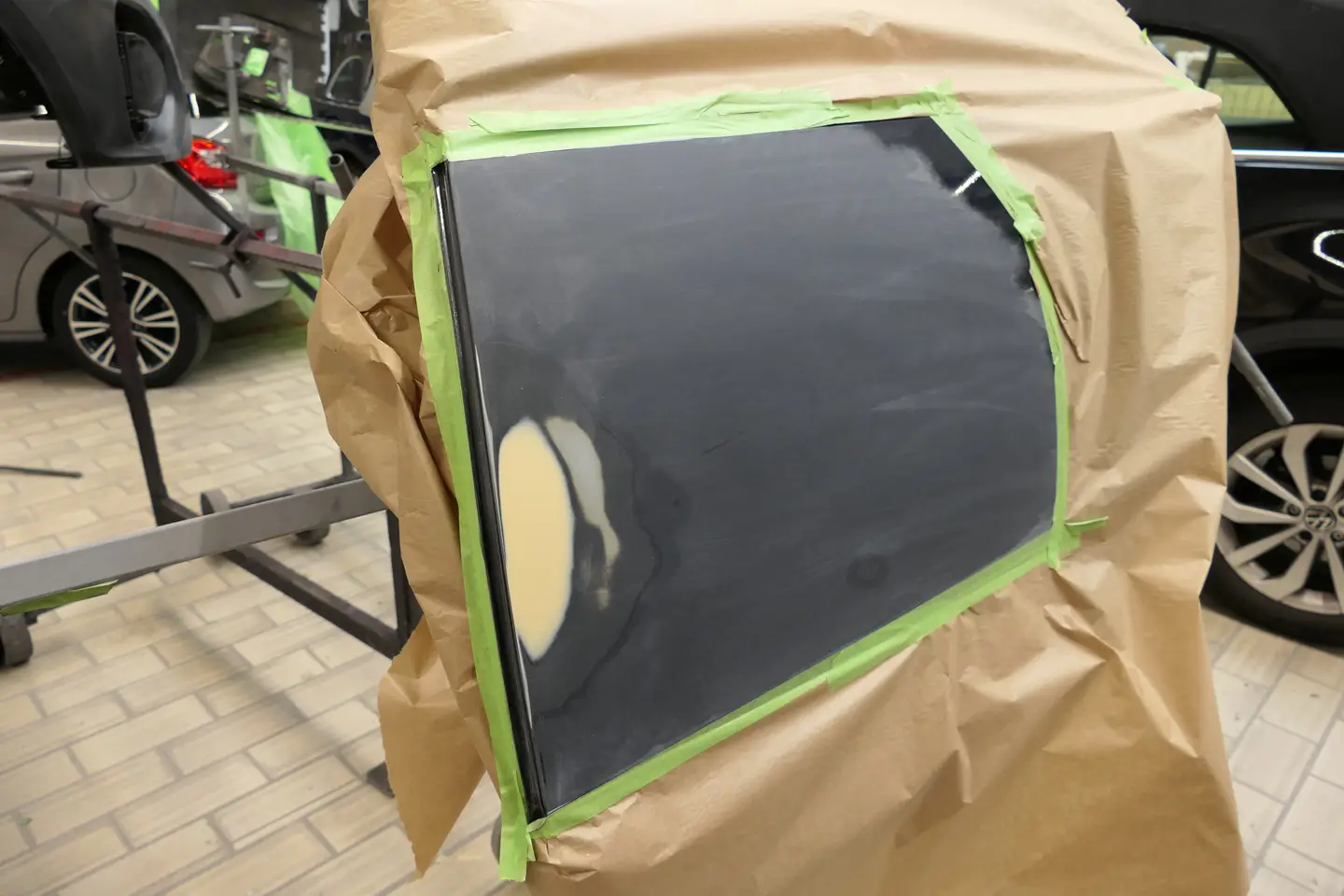 Impressionen ausgebaute Türe eines Kundenfahrzeug,
vorbereitet für weitere Arbeiten