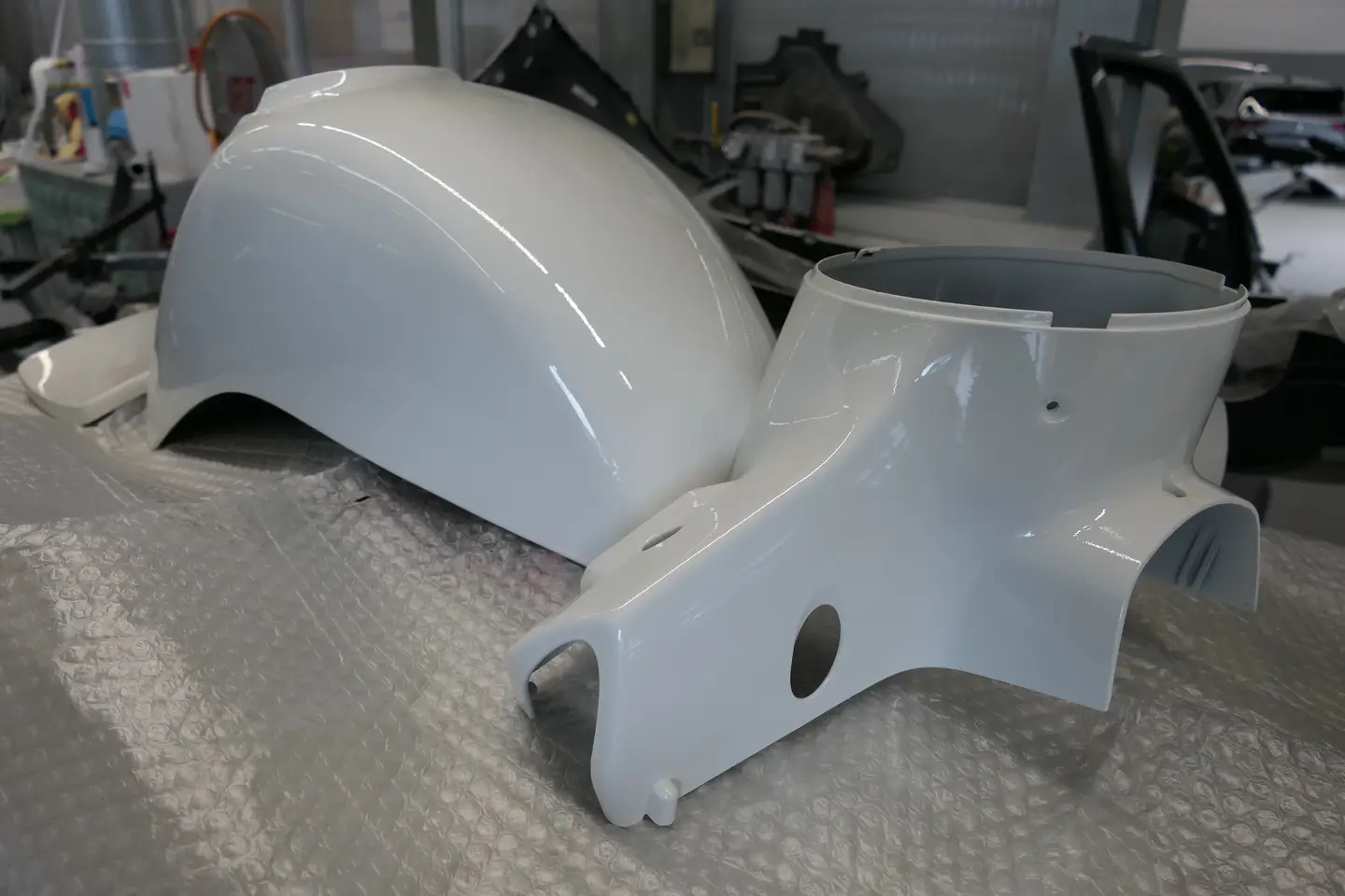 Impressionen neu lackierte Bauteile des Rollers - vor Wiedermontage